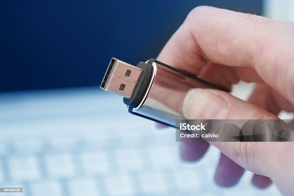 USB 保管 - 1人のロイヤリティフリーストックフォト