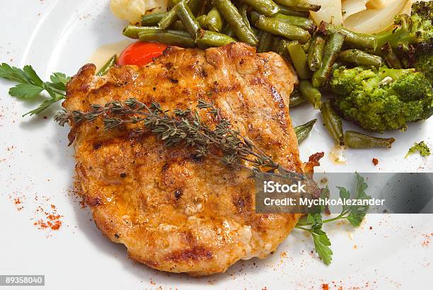 Gegrilltes Steak Nahaufnahme Stockfoto und mehr Bilder von Brokkoli - Brokkoli, Cutlet, Eleganz