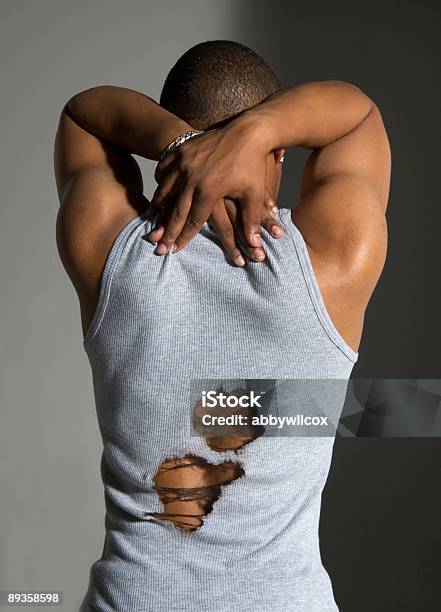 I Muscoli Posteriori - Fotografie stock e altre immagini di Abbigliamento casual - Abbigliamento casual, Afro-americano, Ambientazione interna