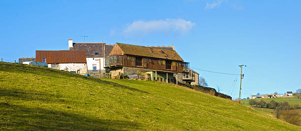 istock Farmhouses and barns 89359566