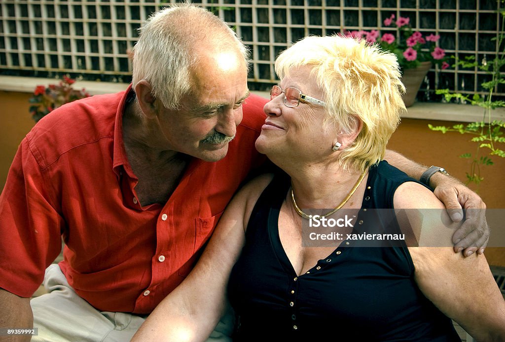 Senior amor - Foto de stock de 60-69 años libre de derechos