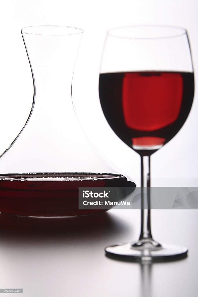 Rotwein Glas mit Karaffe - Lizenzfrei Alkoholisches Getränk Stock-Foto
