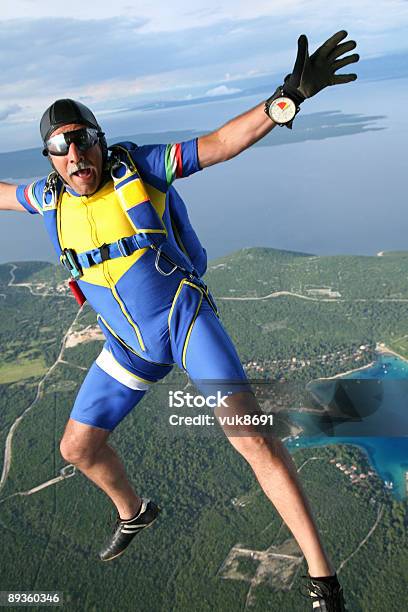 Stary Skydiver W Akcji - zdjęcia stockowe i więcej obrazów Dorosły - Dorosły, Fotografika, Grupa ludzi
