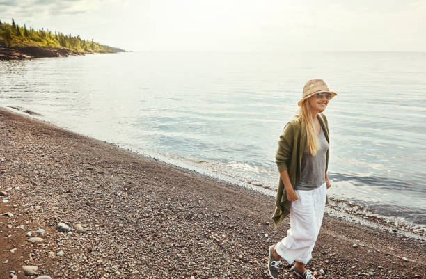istock No place more relaxing the lake 893612000