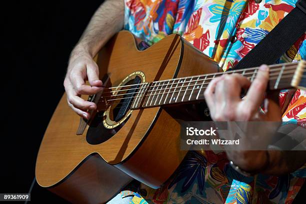 Tocadora De Violão - Fotografias de stock e mais imagens de Adulação - Adulação, Agarrar, Arte