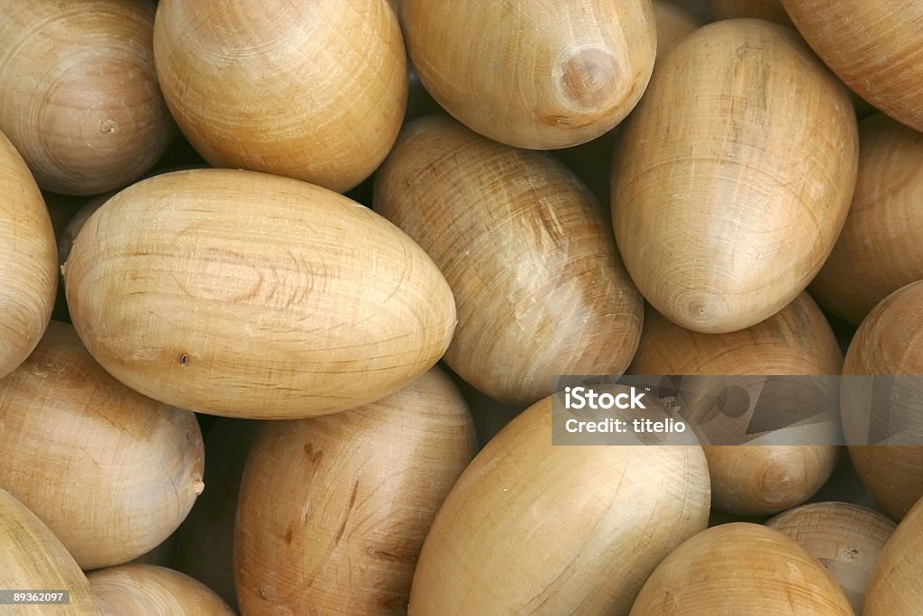 Fondo de madera con huevos - Foto de stock de Color - Tipo de imagen libre de derechos