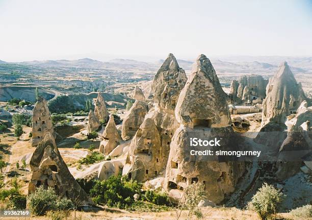 Cappadocia Chimeneas De Hadas Turquía Foto de stock y más banco de imágenes de Abandonado - Abandonado, Aire libre, Antiguo