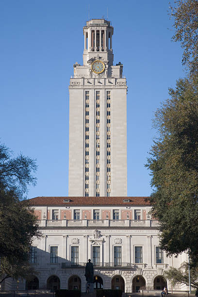 istock The University of Texas Tower - Distant Portrait 89362260