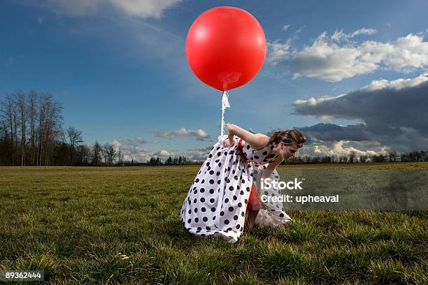 Materiał W Kropki Sukienkę Serii - zdjęcia stockowe i więcej obrazów Balon - Balon, Brązowe włosy, Chmura