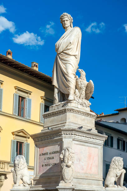 istock monument Dante Alighieri at Piazza Santa Croce, Florence 893774002