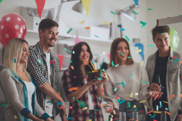 istock Birthday party in office 893778442