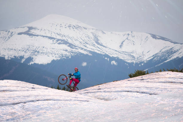 istock Snowfall in the bike ride near Goverla 894044708