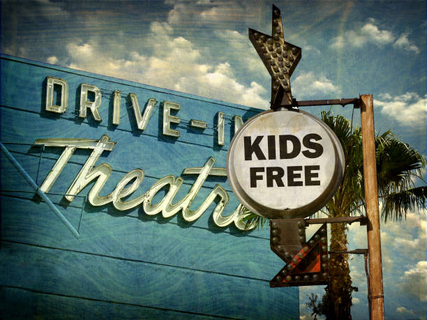 istock kids frees sign 894171910
