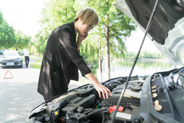 istock blonde hair woman calling for assistance 894199602