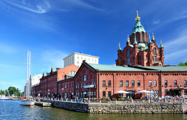 terraplén de helsinki, finlandia - catedral de uspenski helsinki fotografías e imágenes de stock