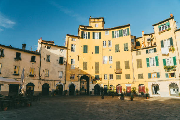 istock Piazza dell'Amphitheater in Lucca, Italy 894308100