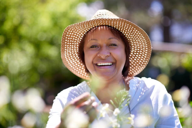 istock Plant a little bit of happiness 894340718