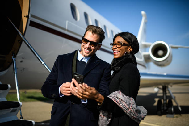 istock Couple at the airport 894355680