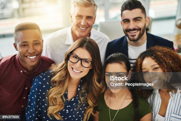 Sie Sind Ein Team Von Gogetter Stockfoto und mehr Bilder von Multikulturelle Gruppe - Multikulturelle Gruppe, Employee, Glücklichsein