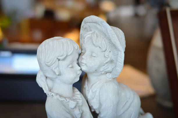 istock Little couple - White Clay 894399970