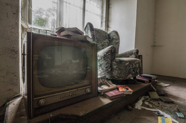 istock tube tv in old house 894408506