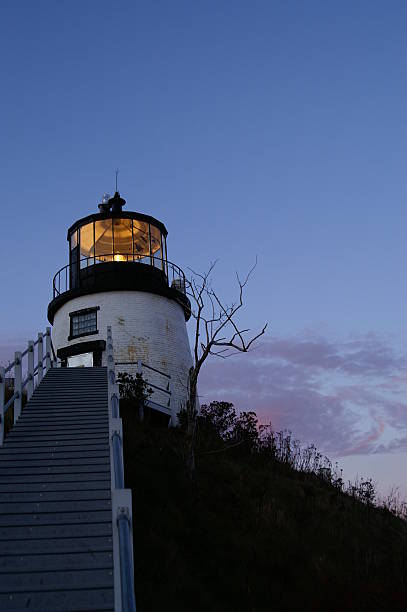 haunted faro - owls head lighthouse foto e immagini stock