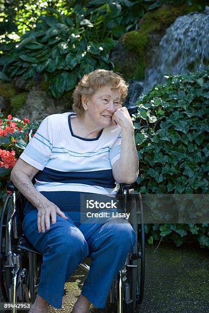 Día De Descanso Foto de stock y más banco de imágenes de Adulto - Adulto, Adulto maduro, Aire libre