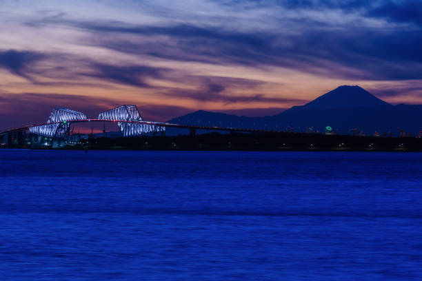 View from Maihama, Chiba at Twilight View ( Tokyo-Gate Bridge, Mt. Fuji, etc..) from Maihama, Chiba at Twilight tanzawa mountains stock pictures, royalty-free photos & images