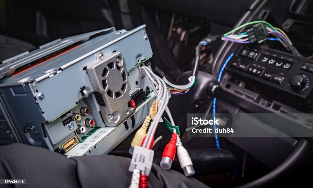 Final cache Secréte Install New 2 Din Radio In The Car Stock Photo - Download Image Now - Car  Stereo, Car, Cable - iStock