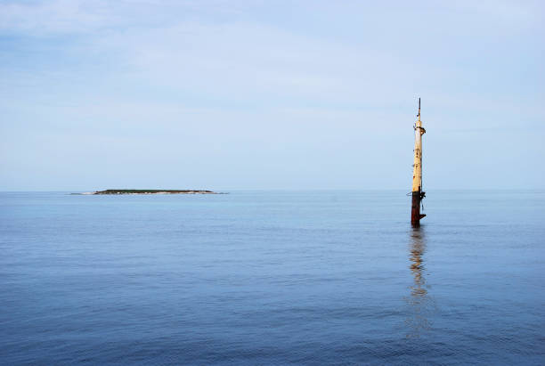istock Sunken ship in Adriatic sea 894596706