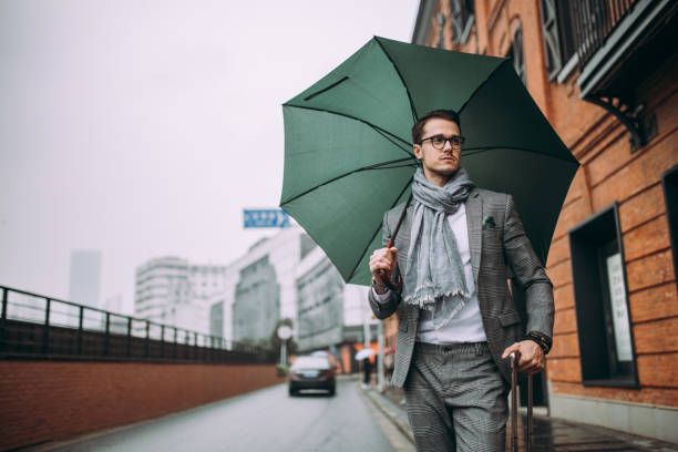 istock Rainy day in city 894618096