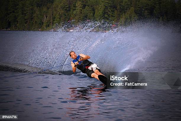 Foto de Slalom De Esqui Aquático e mais fotos de stock de Adulto - Adulto, Atividade Móvel, Atividade Recreativa