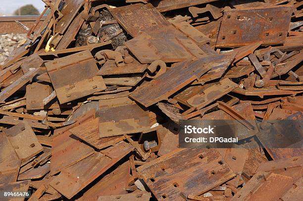 Schrottpile Stockfoto und mehr Bilder von Alt - Alt, Altmetall, Bahngleis