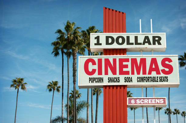 signe de dollar cinéma - drive in sign photos et images de collection