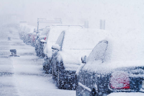 istock Snowfall in Saint-Petersburg, winter weather feature 894662786