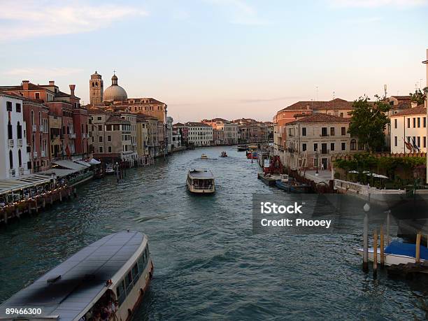 El Gran Canal - Fotografias de stock e mais imagens de Cais - Estrutura Feita pelo Homem - Cais - Estrutura Feita pelo Homem, Calçada, Canal - Mar