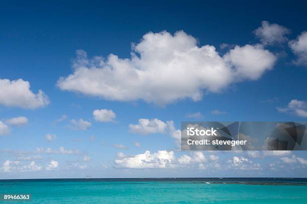 Mar Caribe Y Nubes Foto de stock y más banco de imágenes de Aire libre - Aire libre, Anguilla, Antillas occidentales