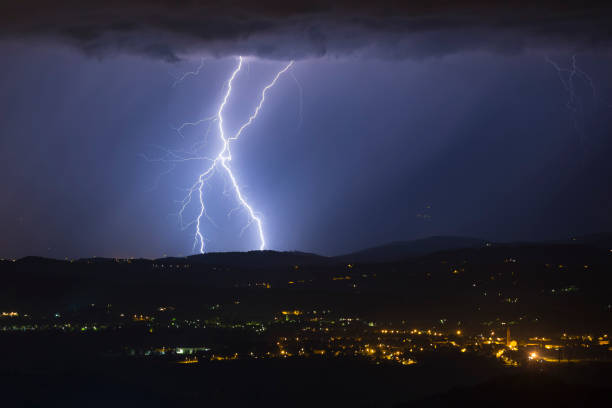 istock Intriguing shot of an X-shaped lightning strike 894670726
