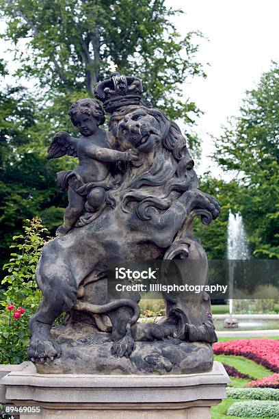 프라하 성을 가이엔 및 Statuary 구름에 대한 스톡 사진 및 기타 이미지 - 구름, 꽃 한송이, 꽃-식물