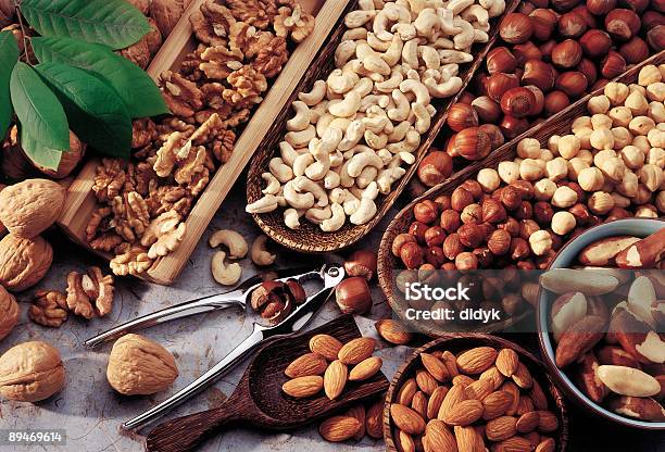 Variedade De Nuts - Fotografias de stock e mais imagens de Fruto Seco - Fruto Seco, Variação, Quebra-noz