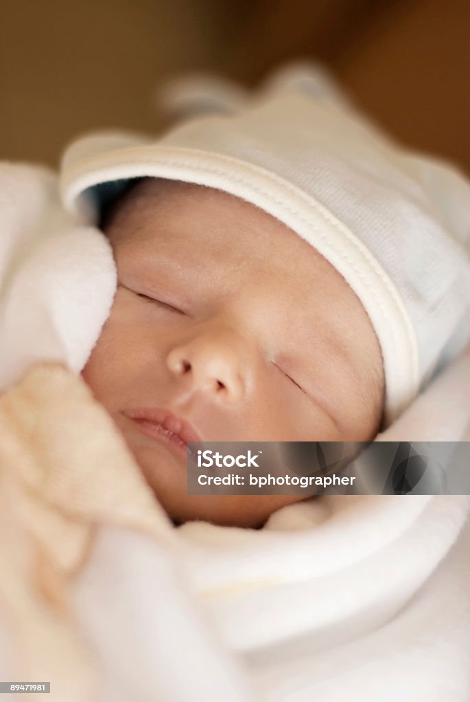 Recién nacido, tres días. - Foto de stock de Bebé libre de derechos