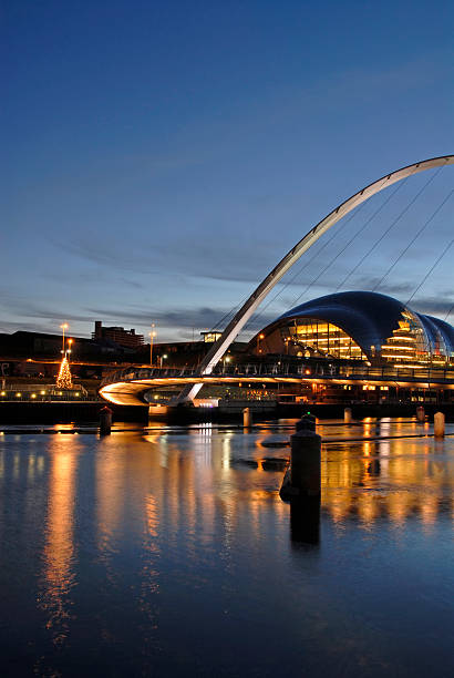 istock Gateshead Millennium Bridge and Newcastle Quayside 89473159