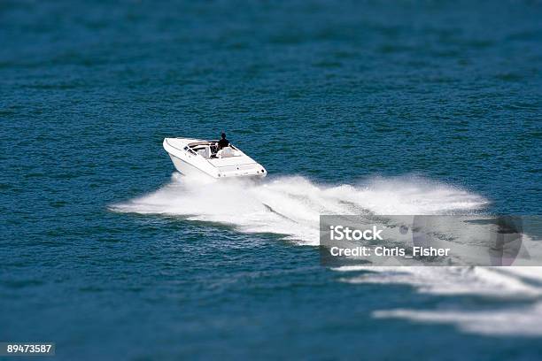 Vista Aerea Motoscafo - Fotografie stock e altre immagini di Andare in barca a vela - Andare in barca a vela, Barca a motore, Composizione orizzontale