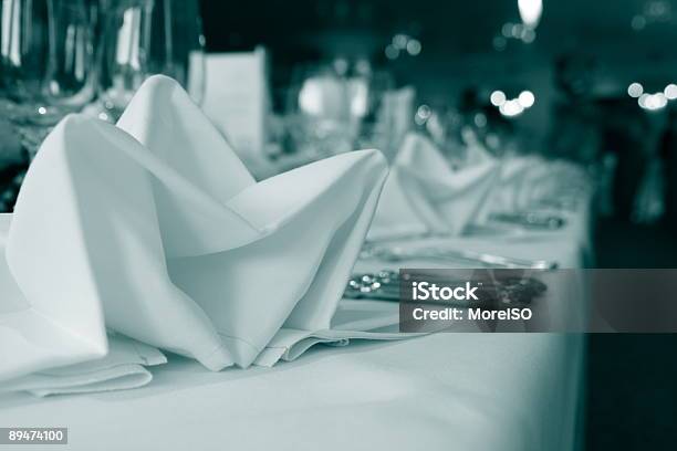 Presso Il Ristorante - Fotografie stock e altre immagini di Affari - Affari, Alla moda, Alta società