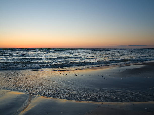 istock Tranquil sunset at the sea 89482127