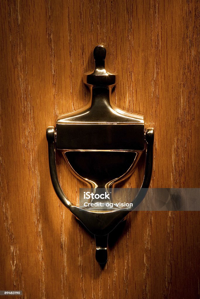 Латунная door knocker - Стоковые фото Возможность роялти-фри