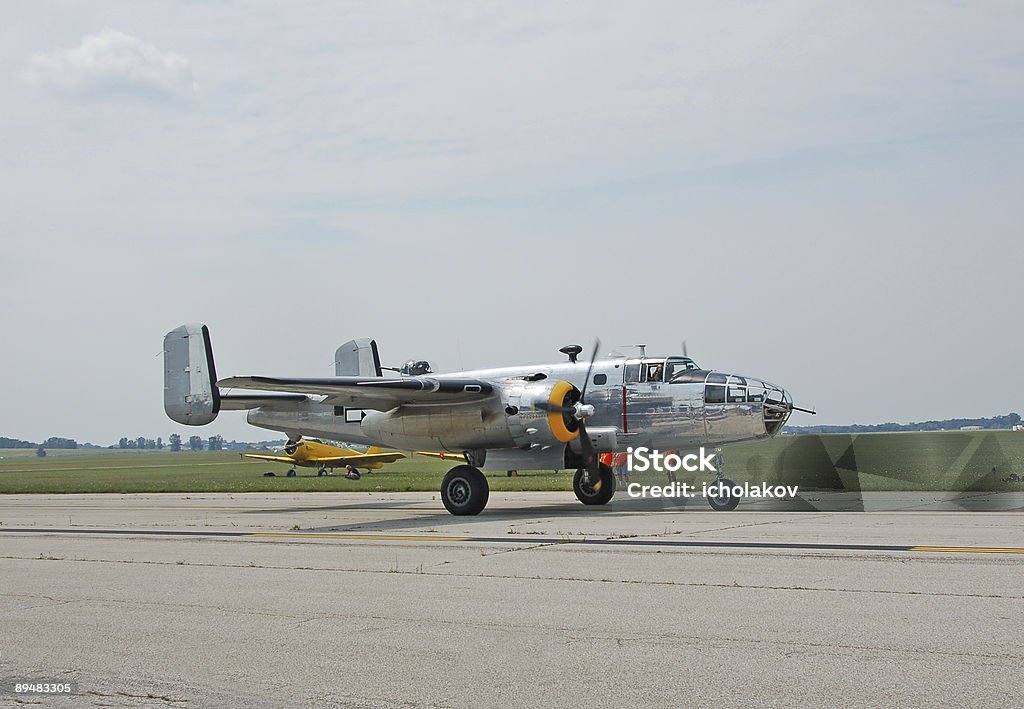 B - 25 Mitchell alte Bomberjacken - Lizenzfrei Abheben - Aktivität Stock-Foto