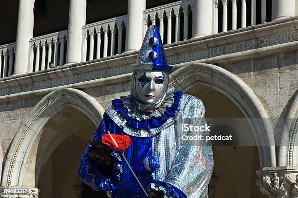 Photo libre de droit de Apportez Les Clowns banque d'images et plus d'images libres de droit de Accessoire de déguisement - Accessoire de déguisement, Artificiel, Canal - Eau vive