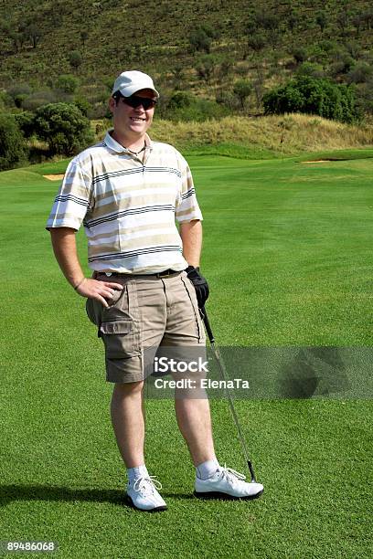 Feliz Jogador De Golfe - Fotografias de stock e mais imagens de Adulto - Adulto, Alvo, Ao Ar Livre