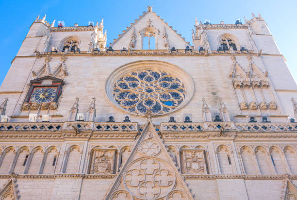 istock Arhitectures in the old town of Lyon 894872670
